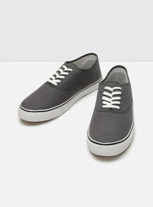 Men Solid Canvas Lace-Up Casual Shoes