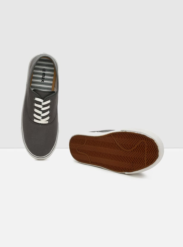 Men Solid Canvas Lace-Up Casual Shoes