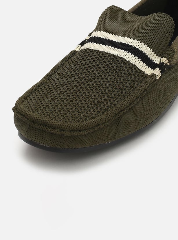 Men Striped Moc Toe Fly-Knit Loafers