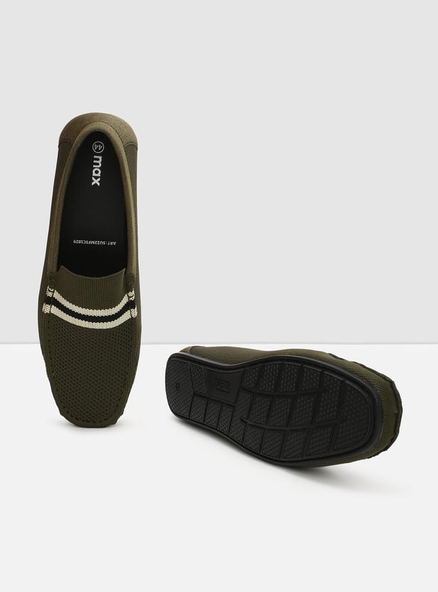 Men Striped Moc Toe Fly-Knit Loafers