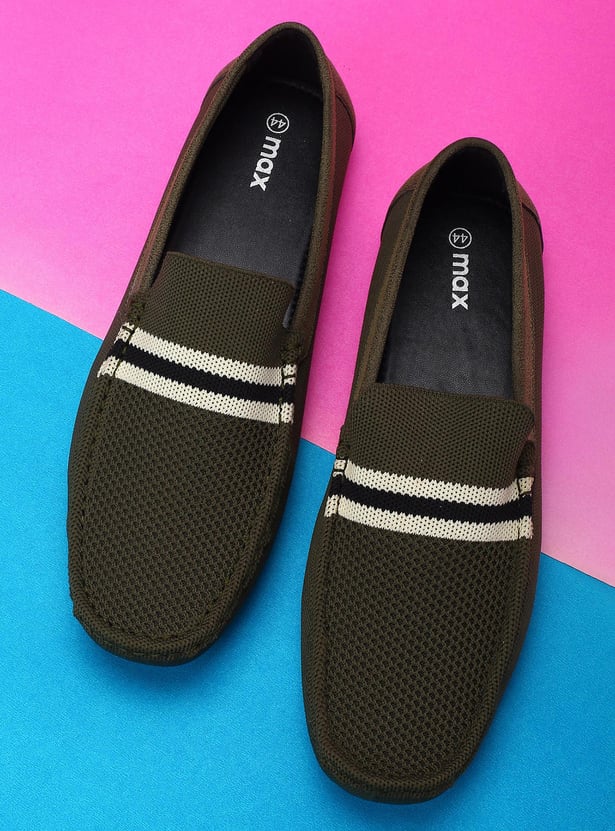 Men Striped Moc Toe Fly-Knit Loafers