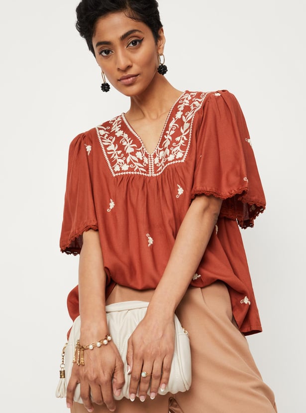 Women Embroidered Bell Sleeves Top