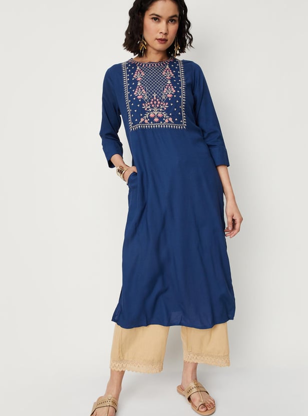 Women Embroidered Kurta with Pocket