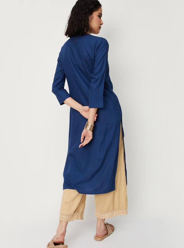 Women Embroidered Kurta with Pocket