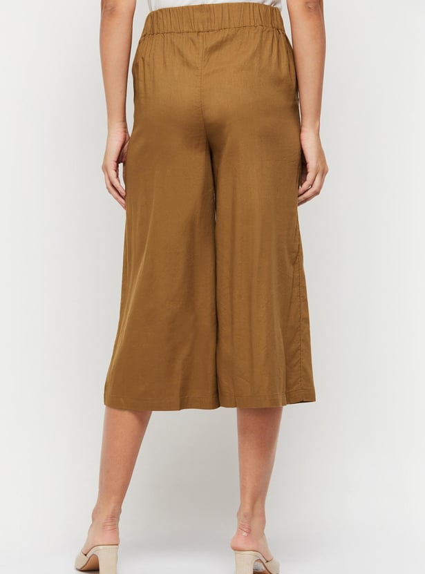 Women Solid Elasticated Cropped Trousers