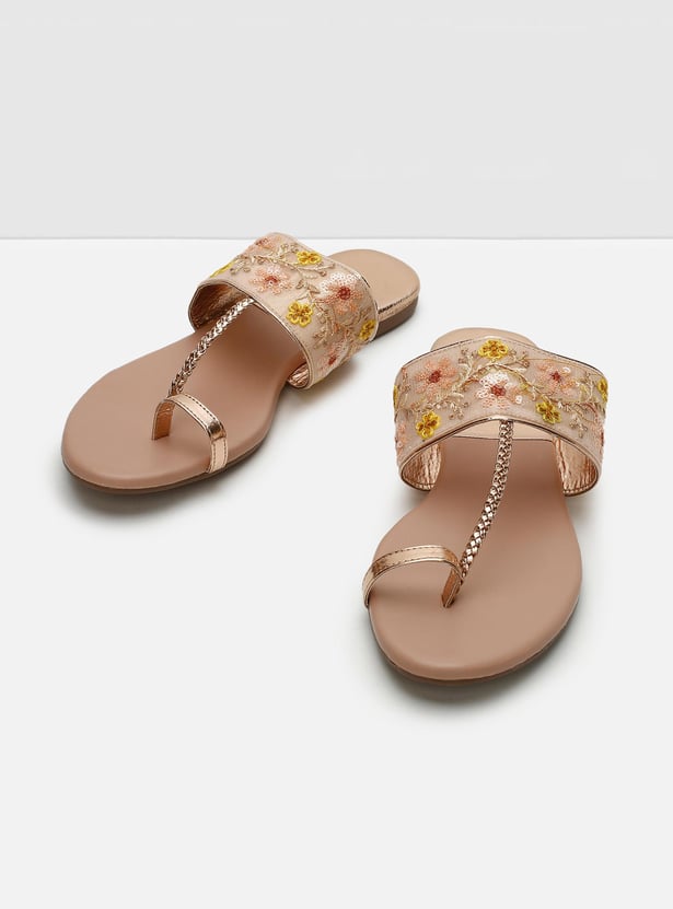 Women Floral Embroidered One-Toe Flat Sandals