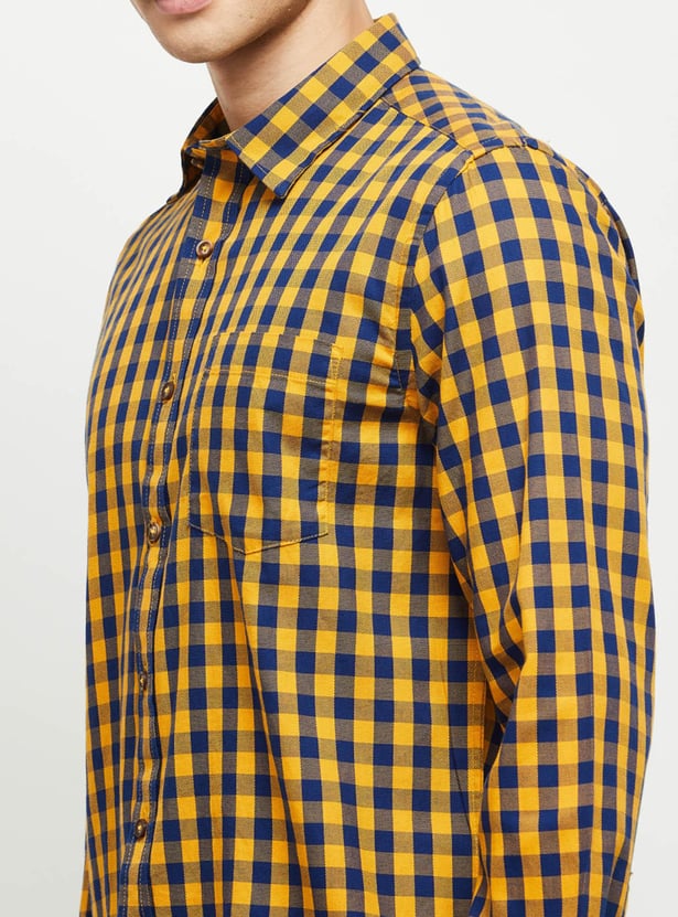 Men Checked Full Sleeves Slim Fit Casual Shirt
