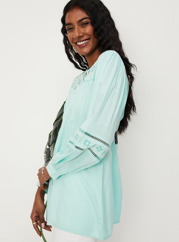Women Embroidered Split V-neck Tunic