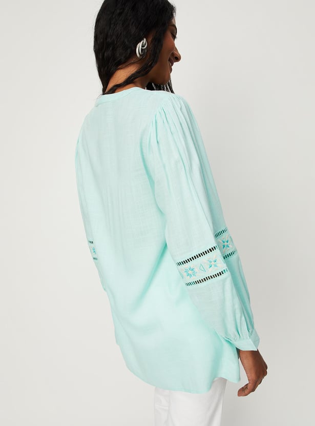 Women Embroidered Split V-neck Tunic