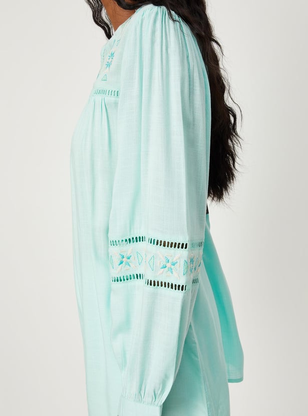 Women Embroidered Split V-neck Tunic