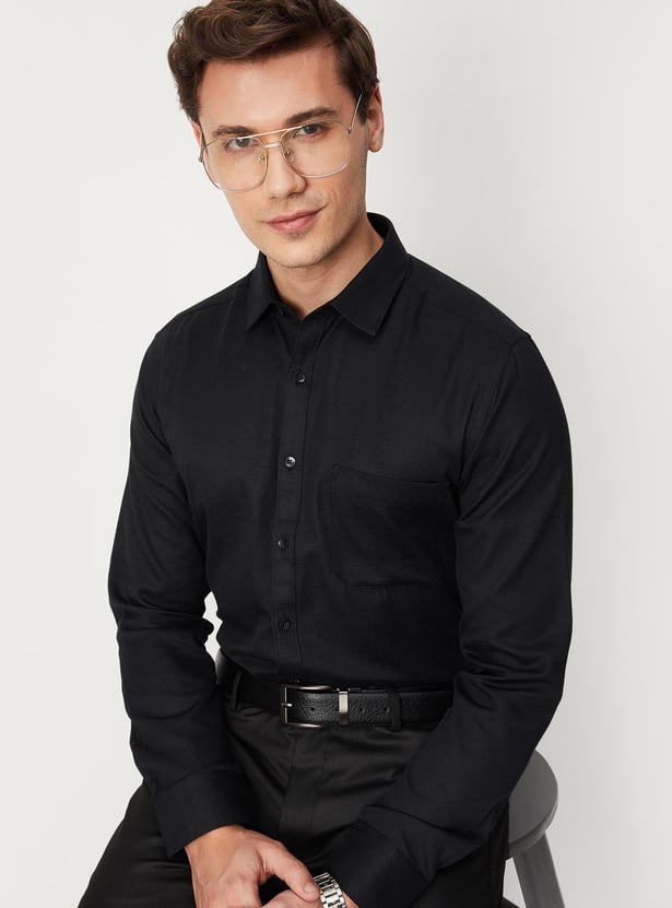 Men Solid Slim Fit Structured Formal Shirt