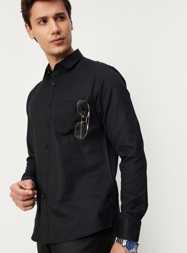 Men Solid Slim Fit Structured Formal Shirt