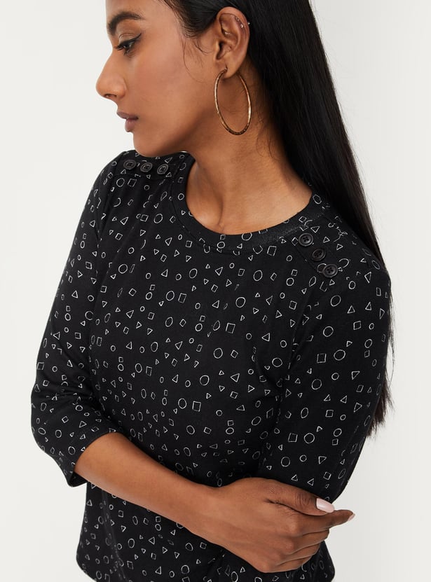 Women Geometric Printed Button Detailed T-shirt