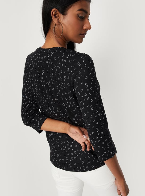 Women Geometric Printed Button Detailed T-shirt