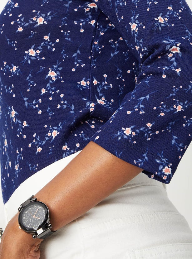 Women Floral Printed Button Detailed T-shirt