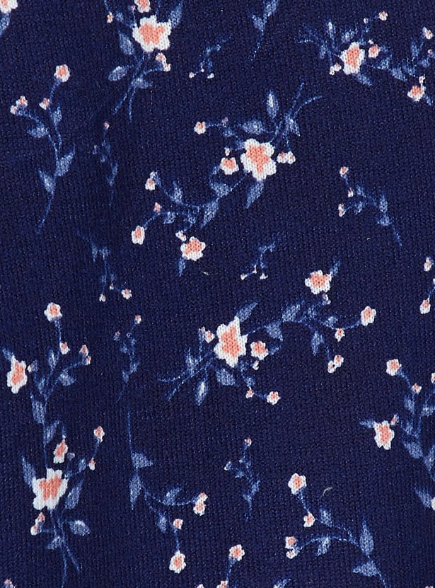 Women Floral Printed Button Detailed T-shirt