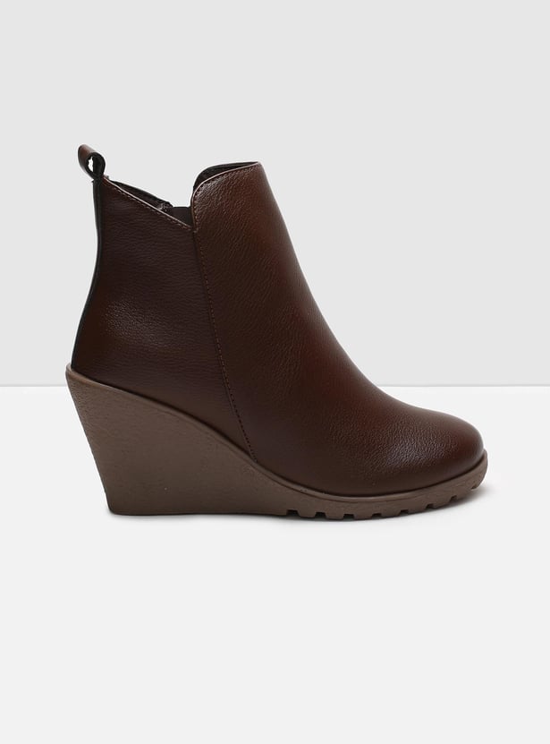 MAX Women Solid Wedge Heel Boots