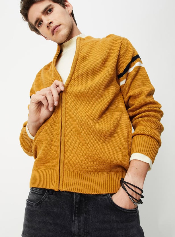 Men Textured Mock Collar Zip Sweater