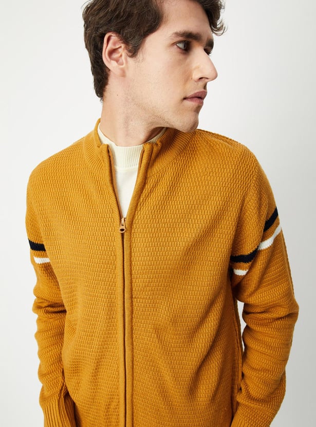 Men Textured Mock Collar Zip Sweater