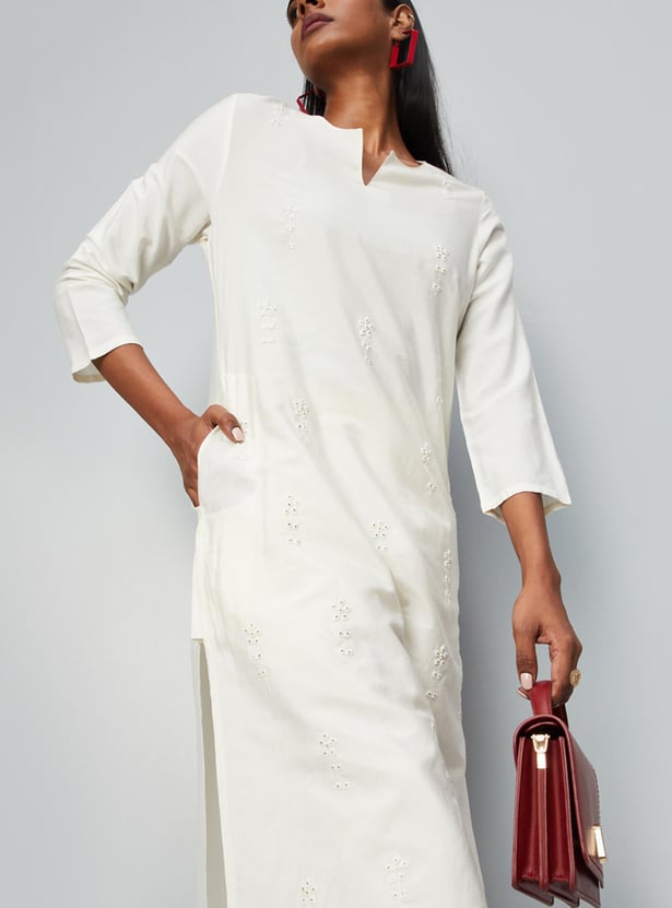 Women Appliqued Kurta with Pocket