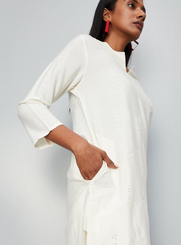 Women Appliqued Kurta with Pocket