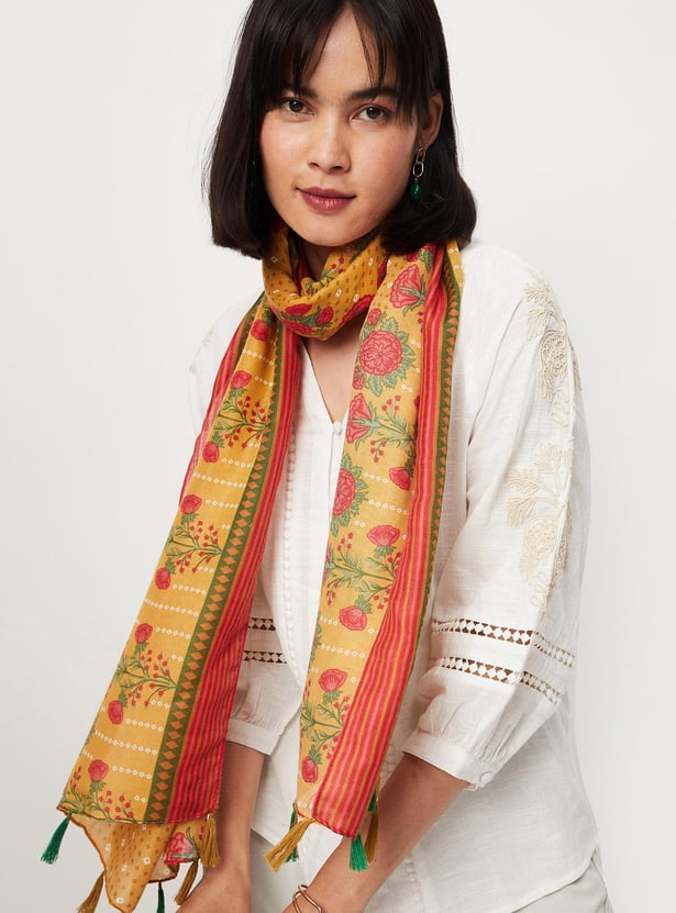 Women Printed Scarf with Tassels