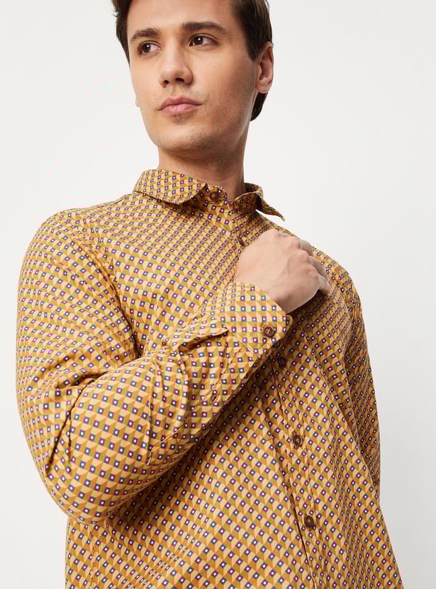 Men Printed Slim Fit Smart Casual Shirt