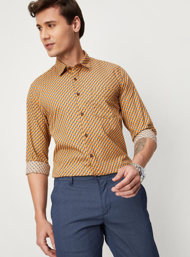 Men Printed Slim Fit Smart Casual Shirt