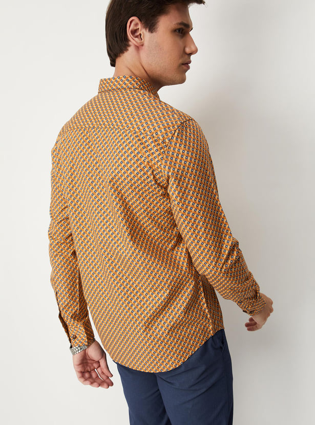 Men Printed Slim Fit Smart Casual Shirt