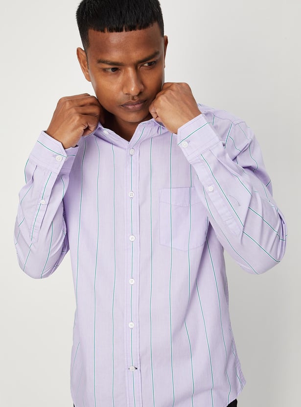 Men Striped Slim Fit Smart Casual Shirt