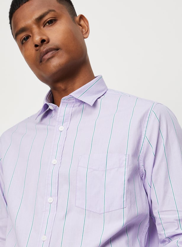 Men Striped Slim Fit Smart Casual Shirt