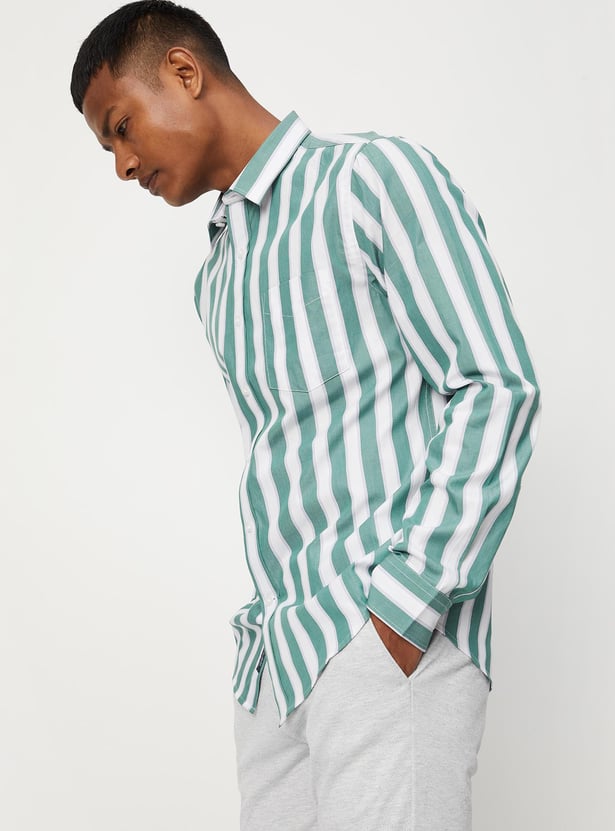 Men Striped Slim Fit Smart Casual Shirt