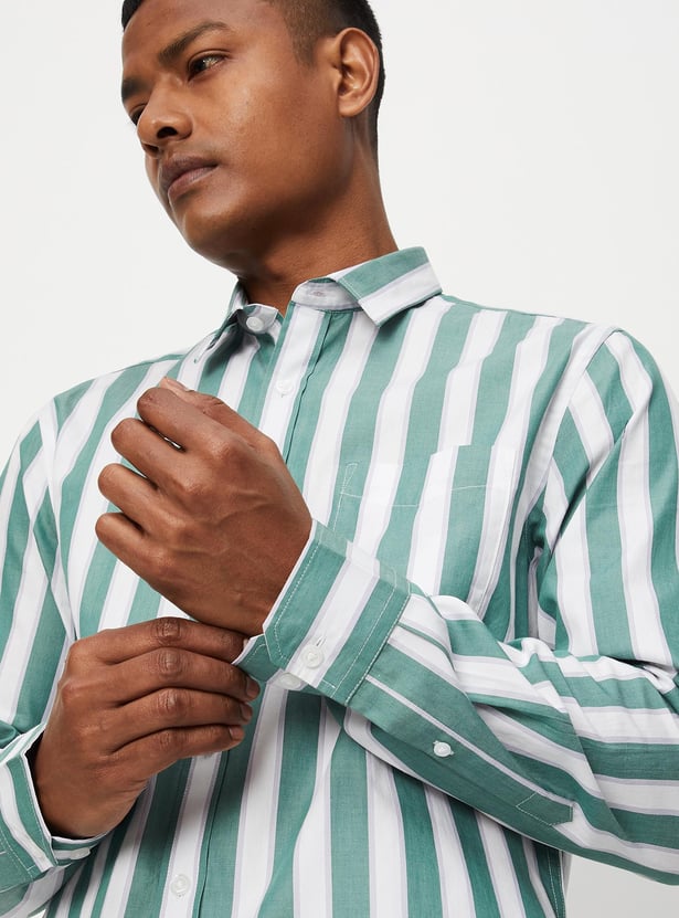 Men Striped Slim Fit Smart Casual Shirt