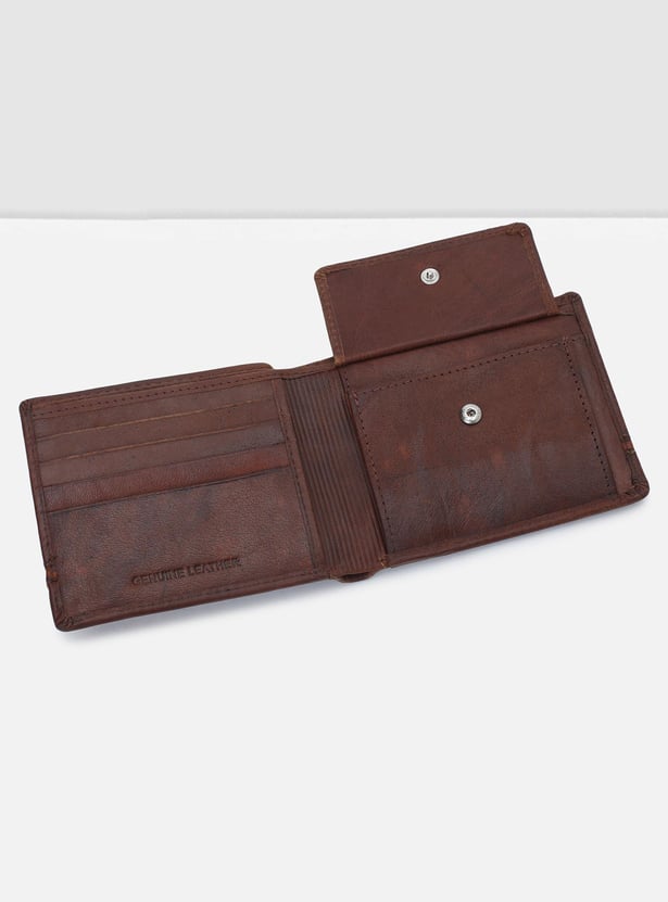 Men Piping Bi-Fold Leather Wallet
