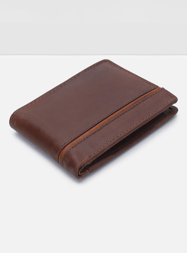 Men Piping Bi-Fold Leather Wallet