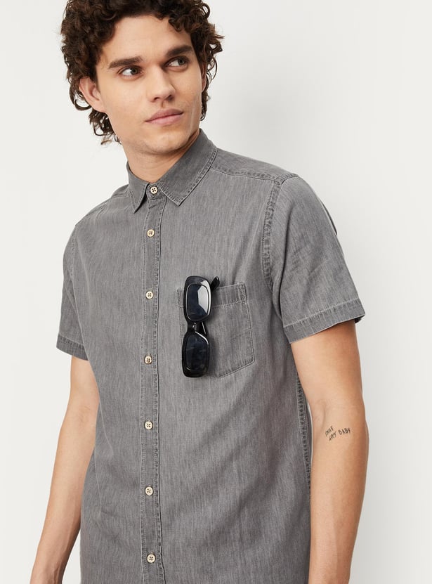 Men Solid Half Sleeves Slim Fit Denim Shirt