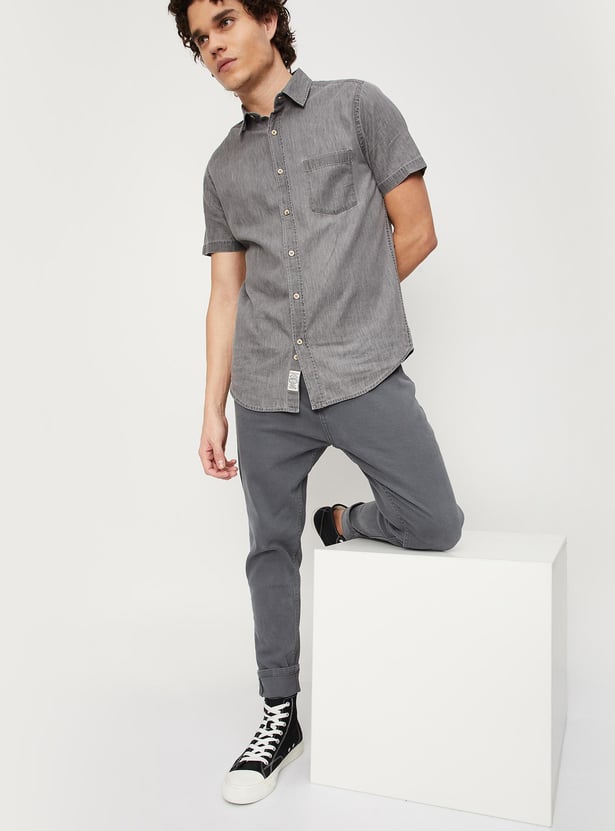 Men Solid Half Sleeves Slim Fit Denim Shirt