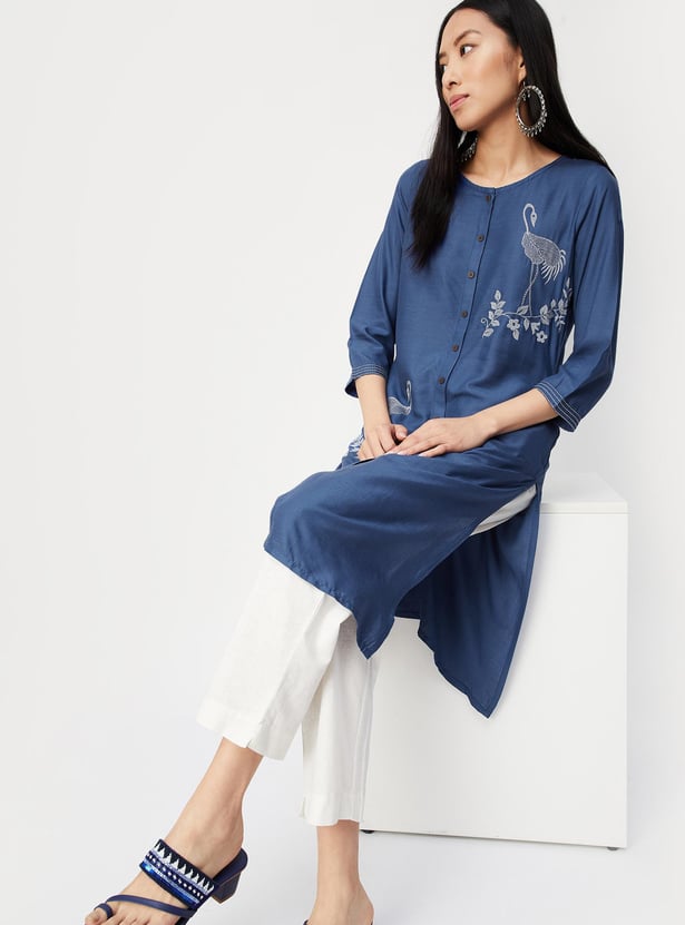 Women Embroidered Straight Kurta