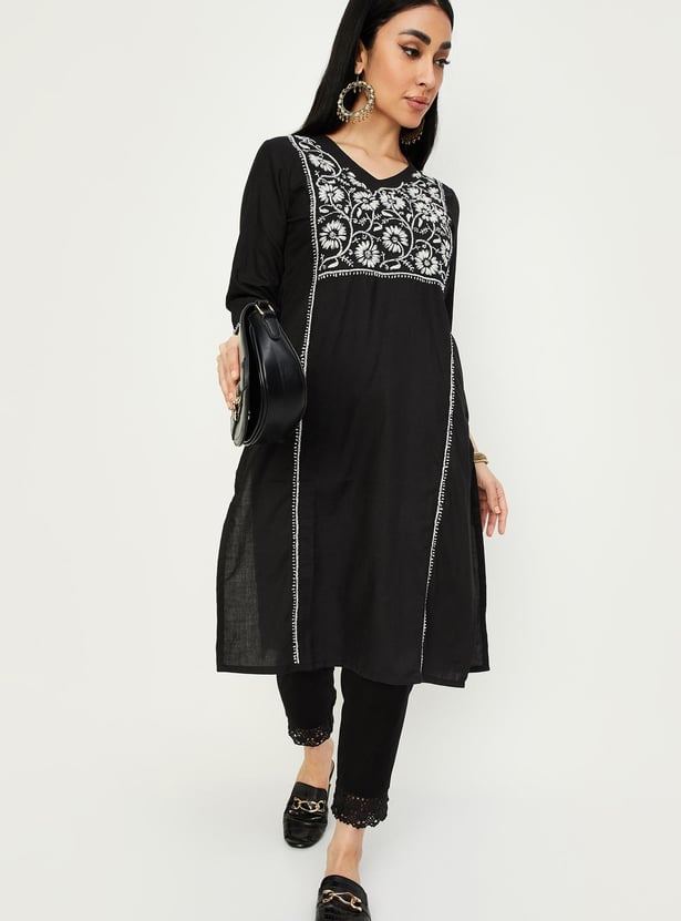 Women Chikankari Embroidered Straight Kurta