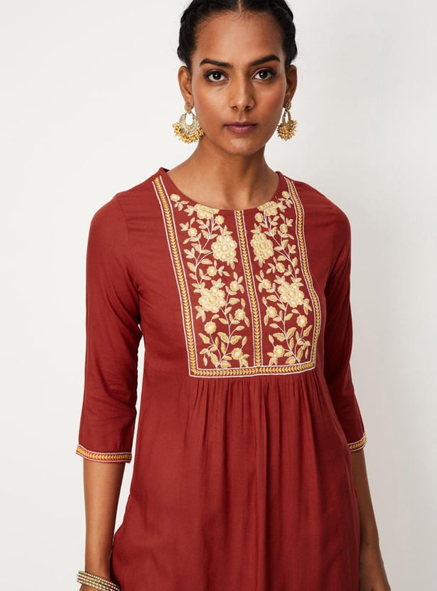 Women Embroidered Straight Kurta