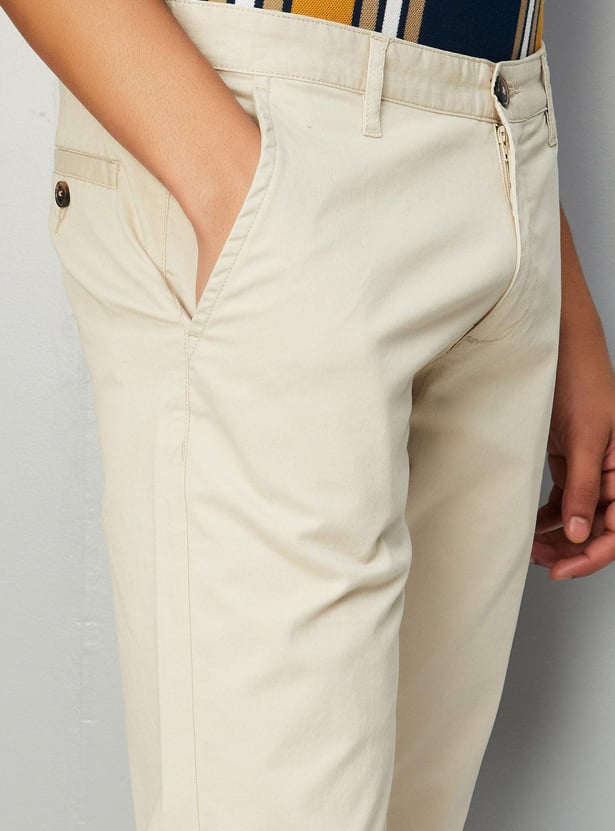 Men Solid Slim Fit Stretch Chinos