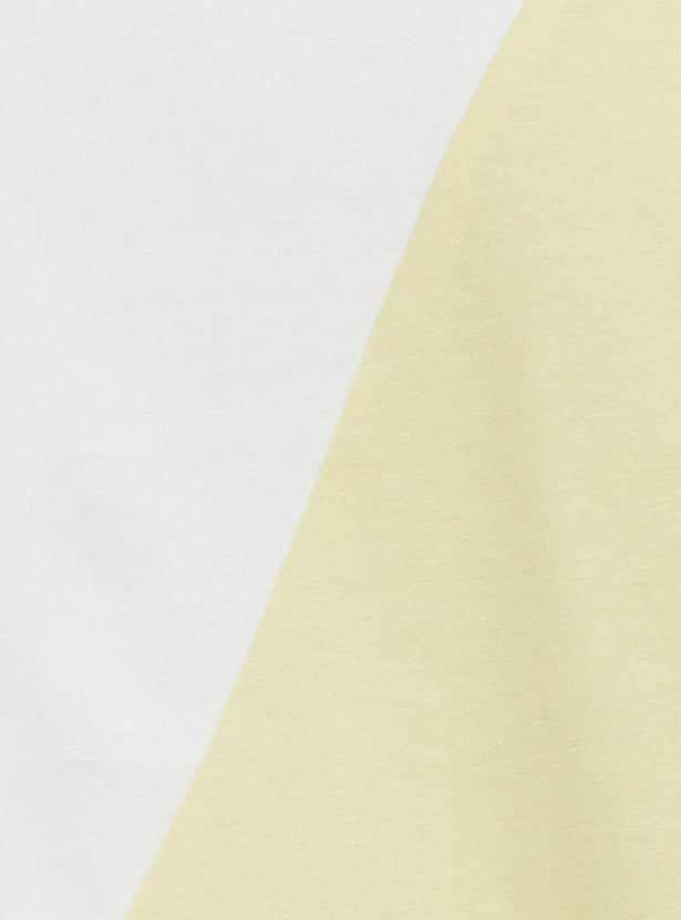 Men Colourblocked Slim Fit T-shirt
