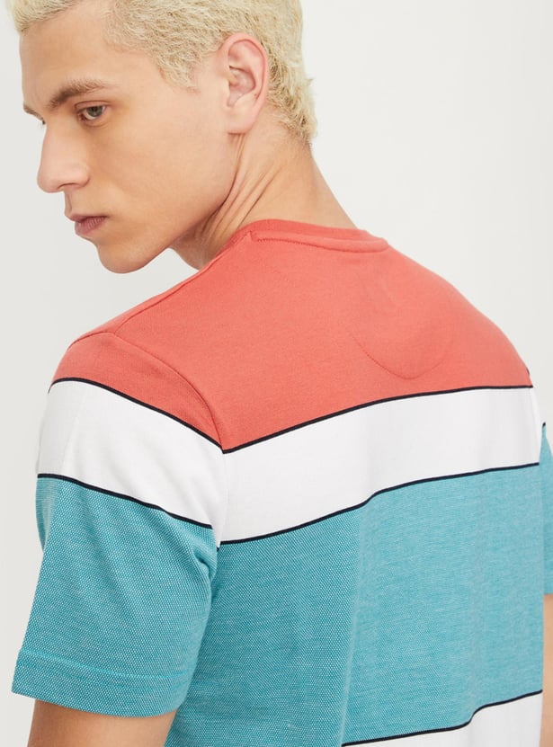 Men Colourblock Slim Fit T-shirt