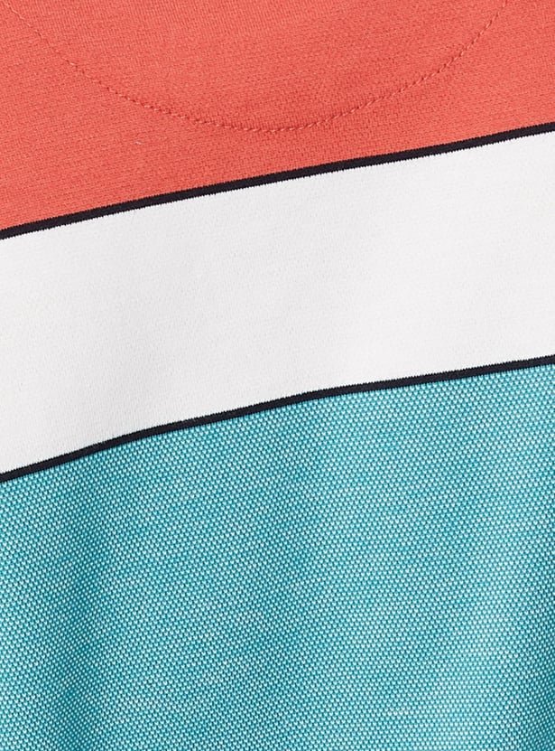 Men Colourblock Slim Fit T-shirt