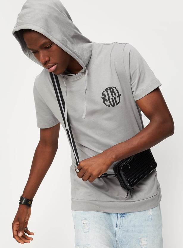 Men Printed Slim Fit Hooded T-shirt