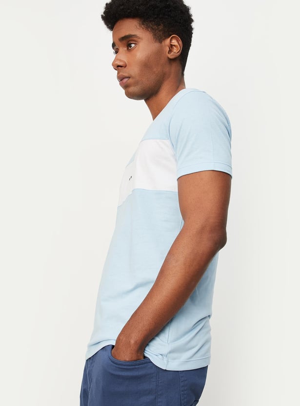 Men Colourblock Slim Fit T-shirt