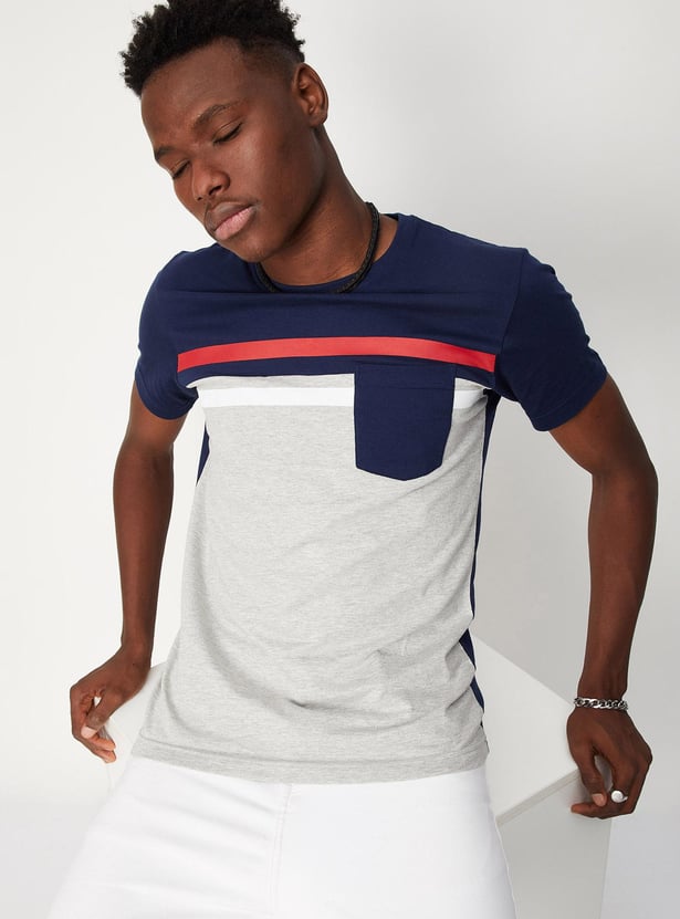 Men Colourblock T-shirt with Pocket