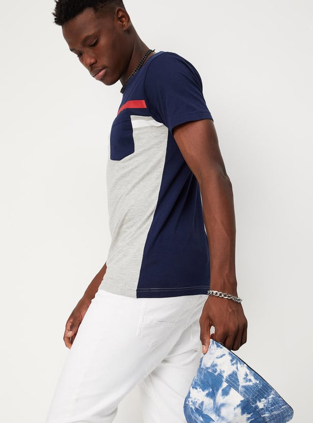 Men Colourblock T-shirt with Pocket