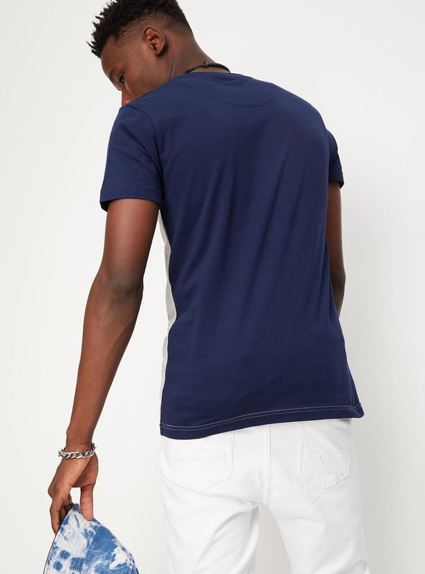 Men Colourblock T-shirt with Pocket