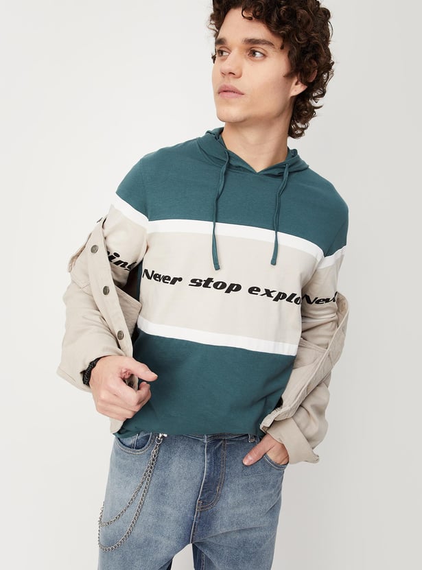 Men Colourblock Slim Fit Hooded T-shirt